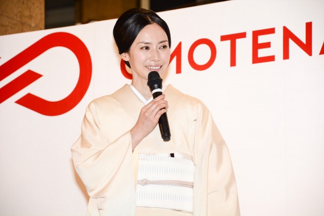 『OMOTENASHI Selection in 日本橋高島屋』のオープニングイベントに出席した中谷美紀、「結婚近い？」に笑顔