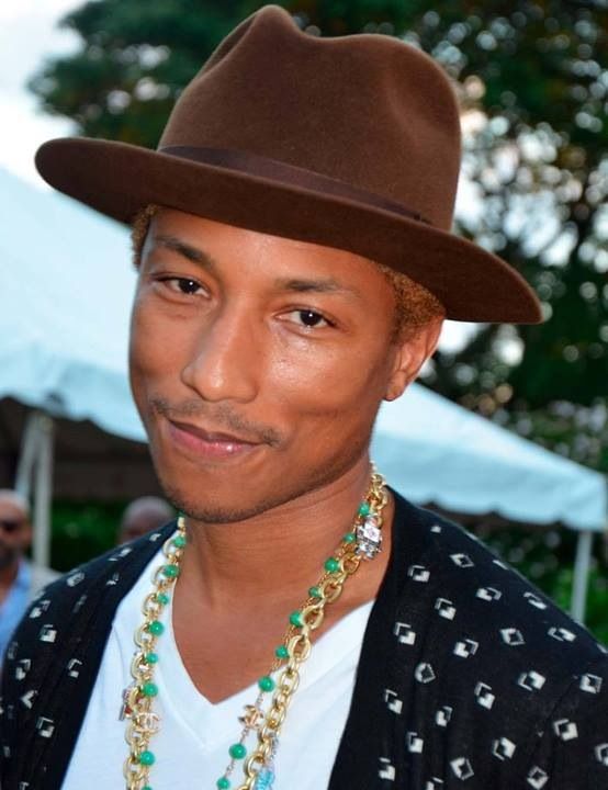 CHANEL NECKLACE Pharrell Williams 3